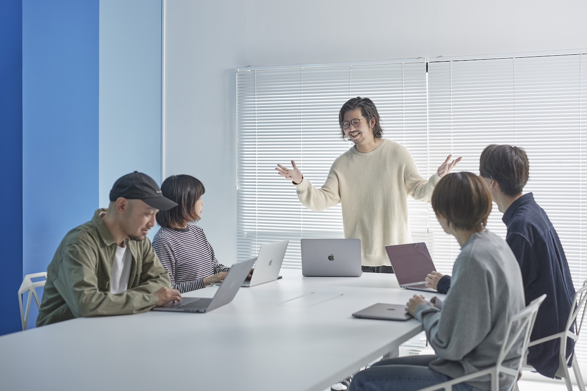 夢は叶う〜片手で名刺交換をしていた僕がトップセールスになるまで〜